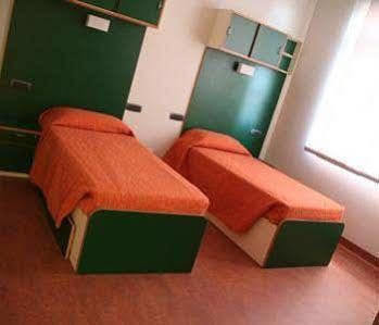 Hostal Open011 *
